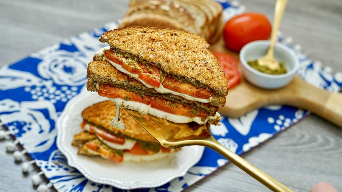pesto-grilled-cheese-sandwich-recipe