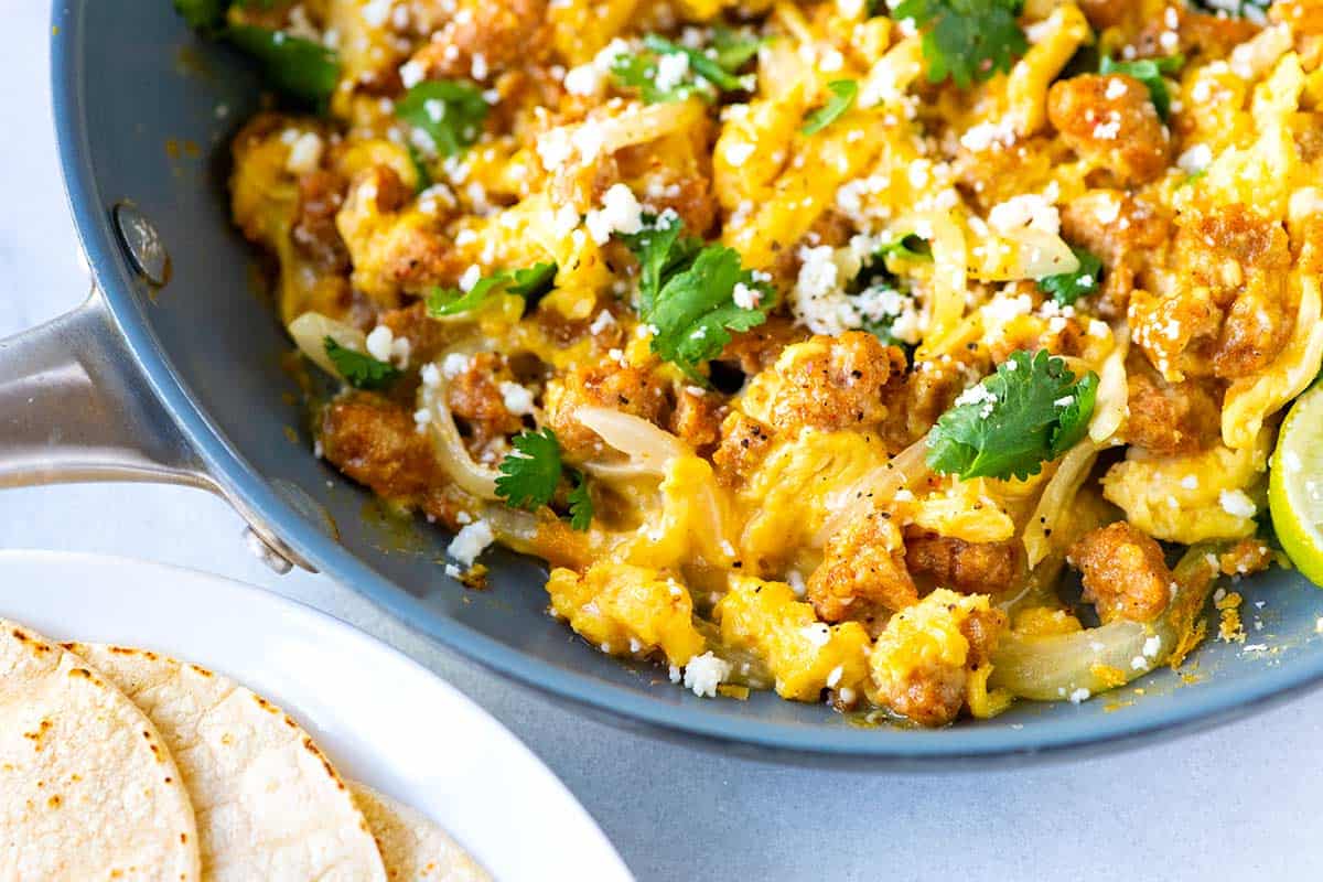 scrambled-eggs-with-chorizo-recipe