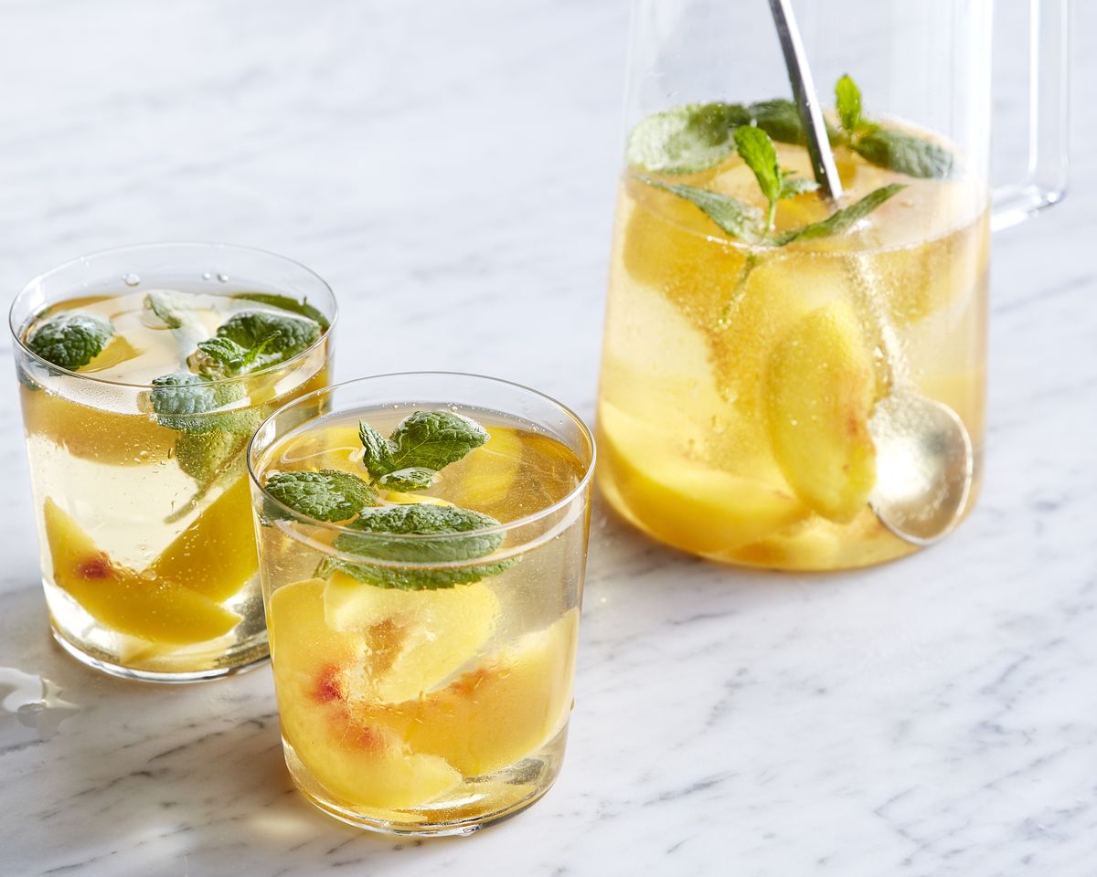 white-peachy-sangria-recipe